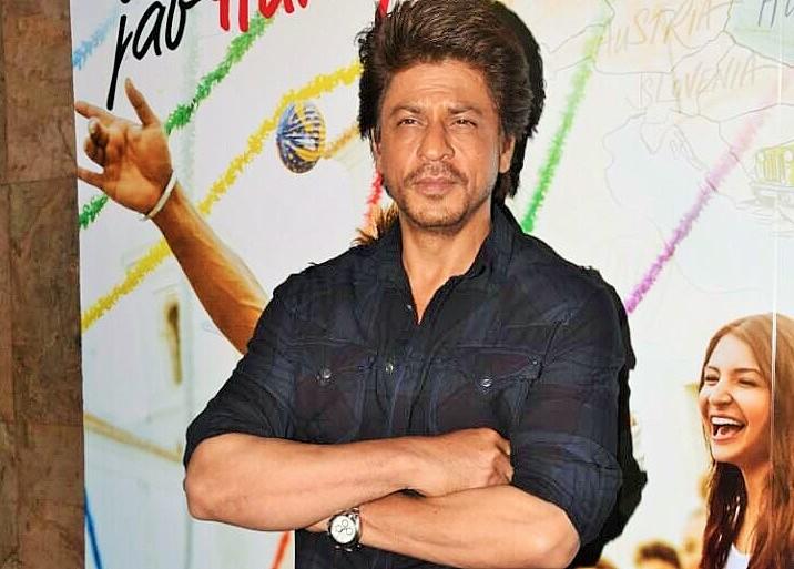 Shah Rukh Khan follows Salman Khan's footsteps; compensates