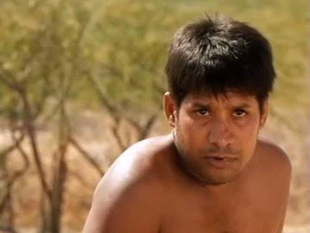 Remember Kachra from Lagaan? The actor that played him had to stay outside the village too while filming
