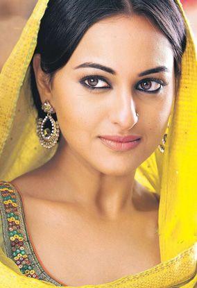 Unwell Sonakshi Sinha Promotes 'Lootera' - Masala