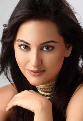 Sonakshi Sinha Xnxx Video - Sonakshi Sinha Shoots Steamy Scene in Mum's Presence - Masala