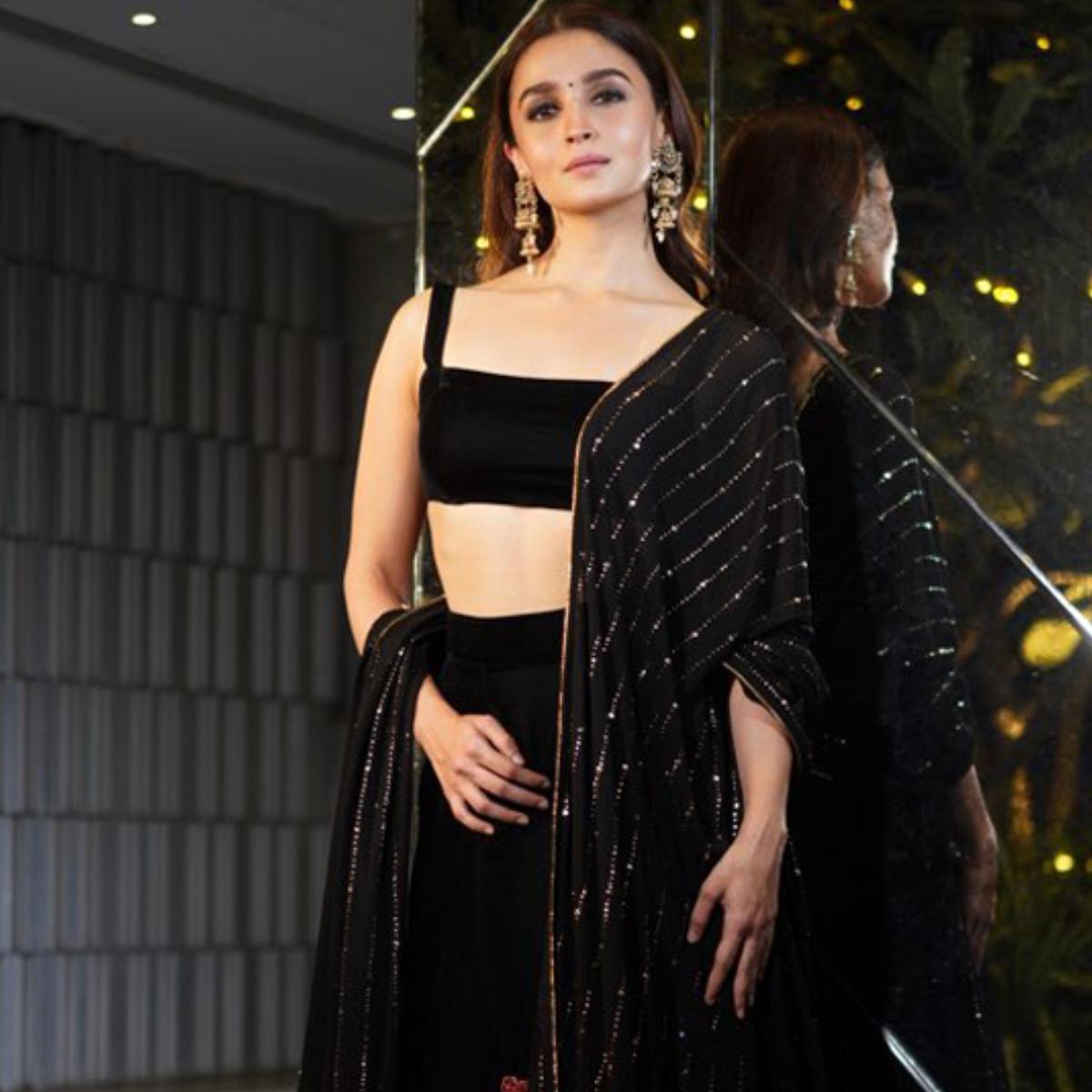 Alia bhatt online in black suit