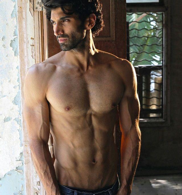 Aditya Roy Kapur Biography Age Wiki Height Weight Girlfriend Family   More 