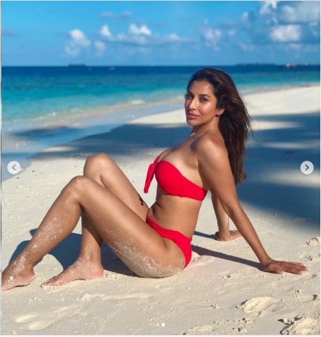 Sophie Choudry shares she wanted to QUIT when asked to wear bikinis - Masala