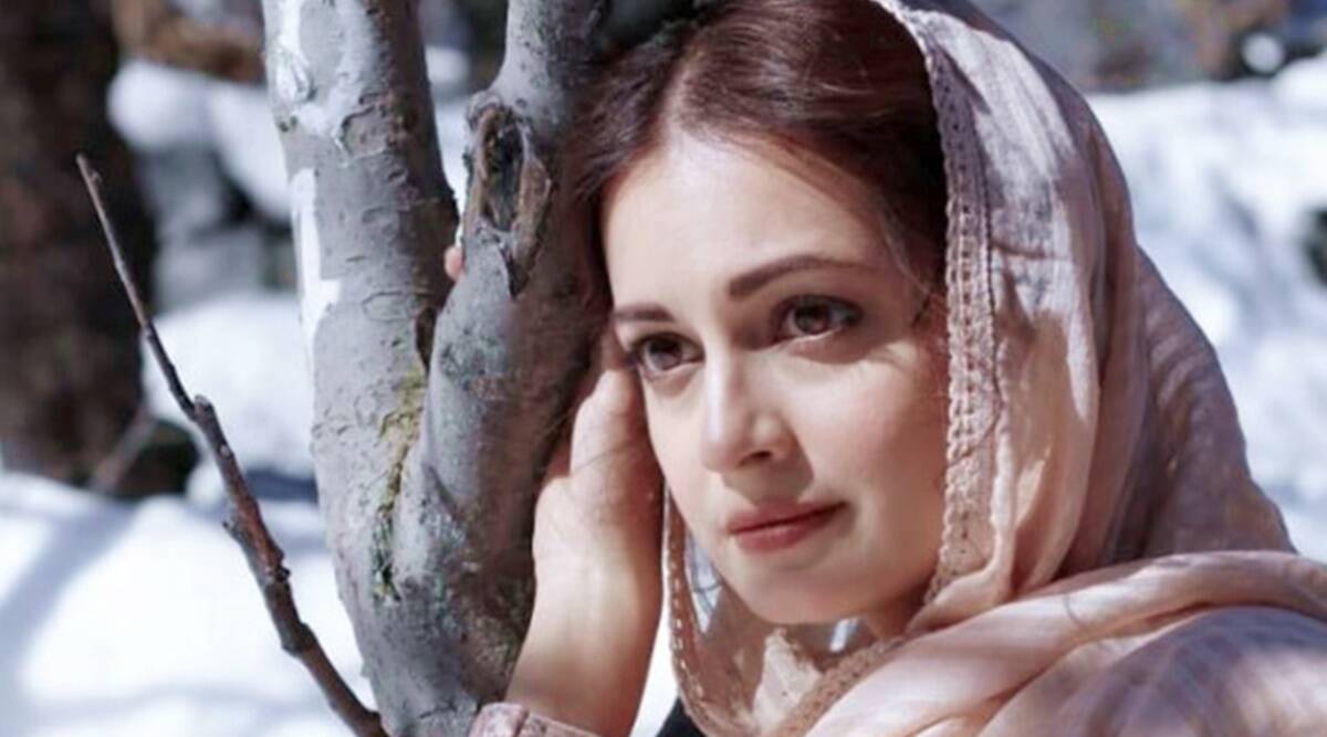 The 5-Step Tutorial To Get Dia Mirza's Voluminous Curl Hairstyle