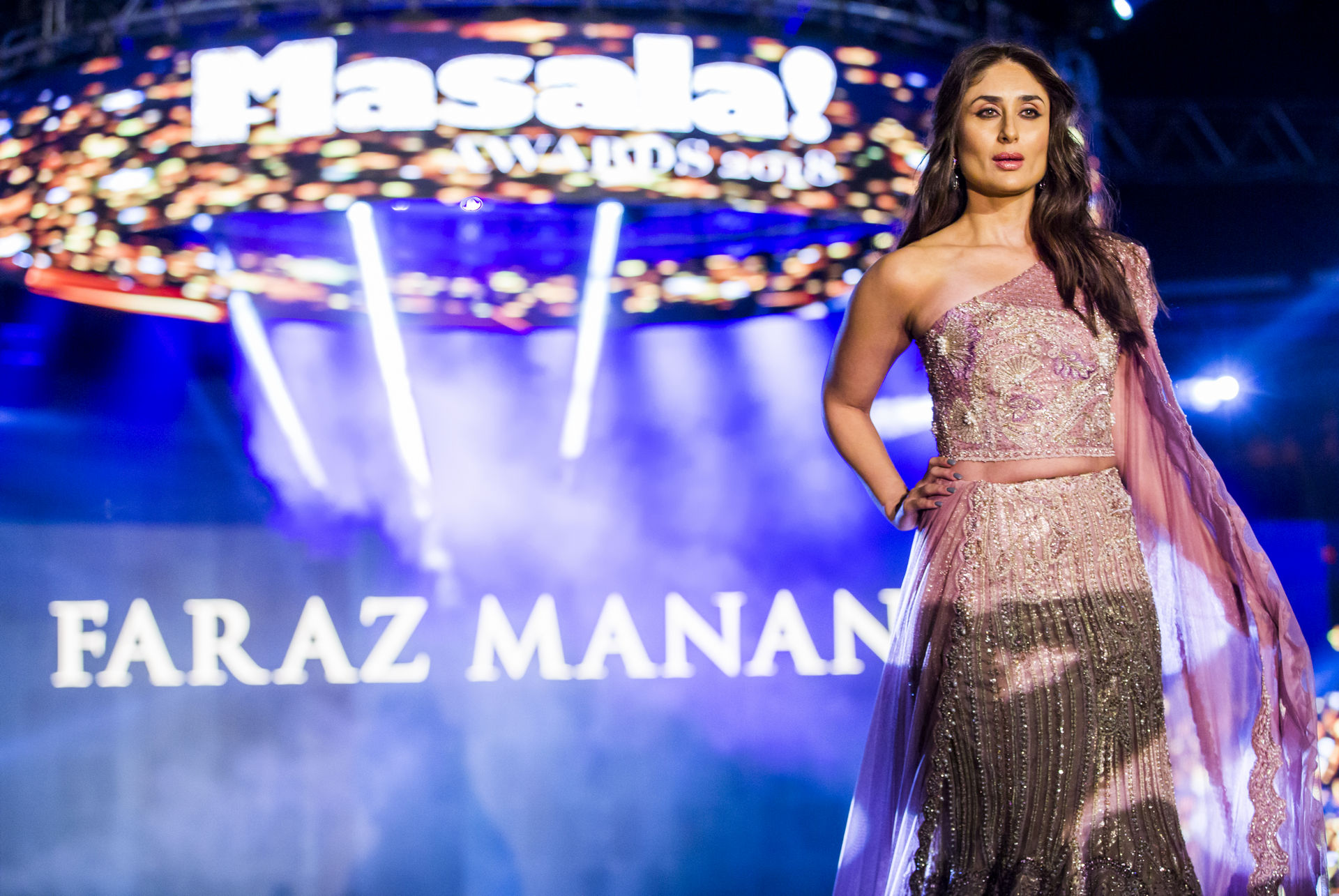 Masala! Awards 2018: Here's How Kareena Kapoor Khan Owned The Ramp At Faraz Manan's Show - Masala