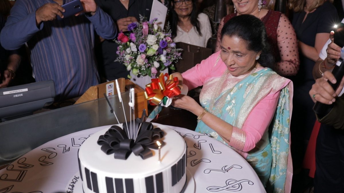 Asha Bhosle Celebrates 86th Birthday In Dubai - Masala