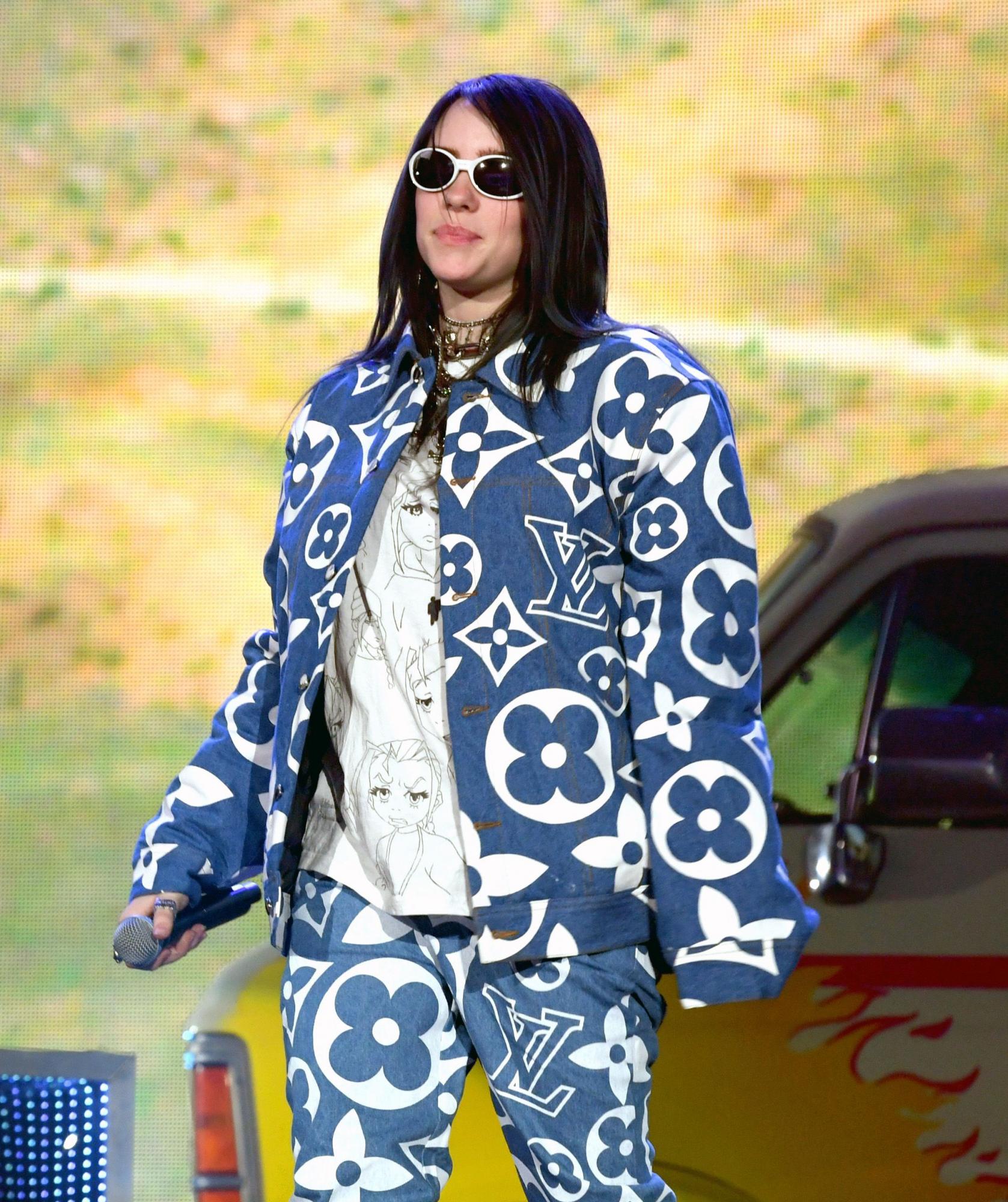 Why Billie Eilish Decide to Don Baggy Clothing Masala