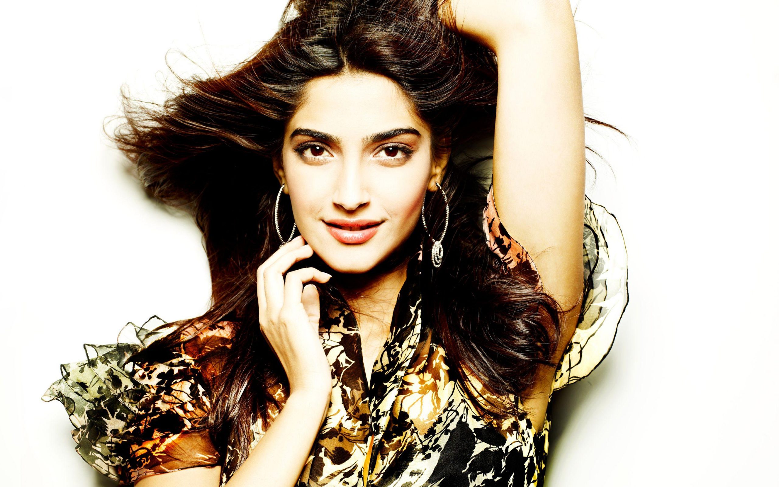 Sonam Kapoor Xxxx - Is Sooraj Barjatya Angry With Sonam Kapoor? - Masala