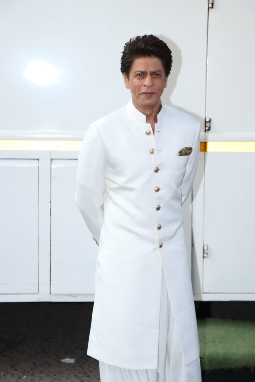 Shah Rukh Khan Looks Handsome in White Sherwani - Masala