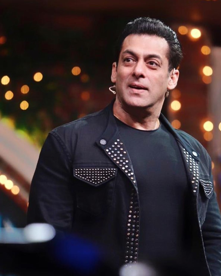Salman Khan new hairstyle in June 2016 - Photo | Picture | Pic ©  BoxOfficeMovies.in