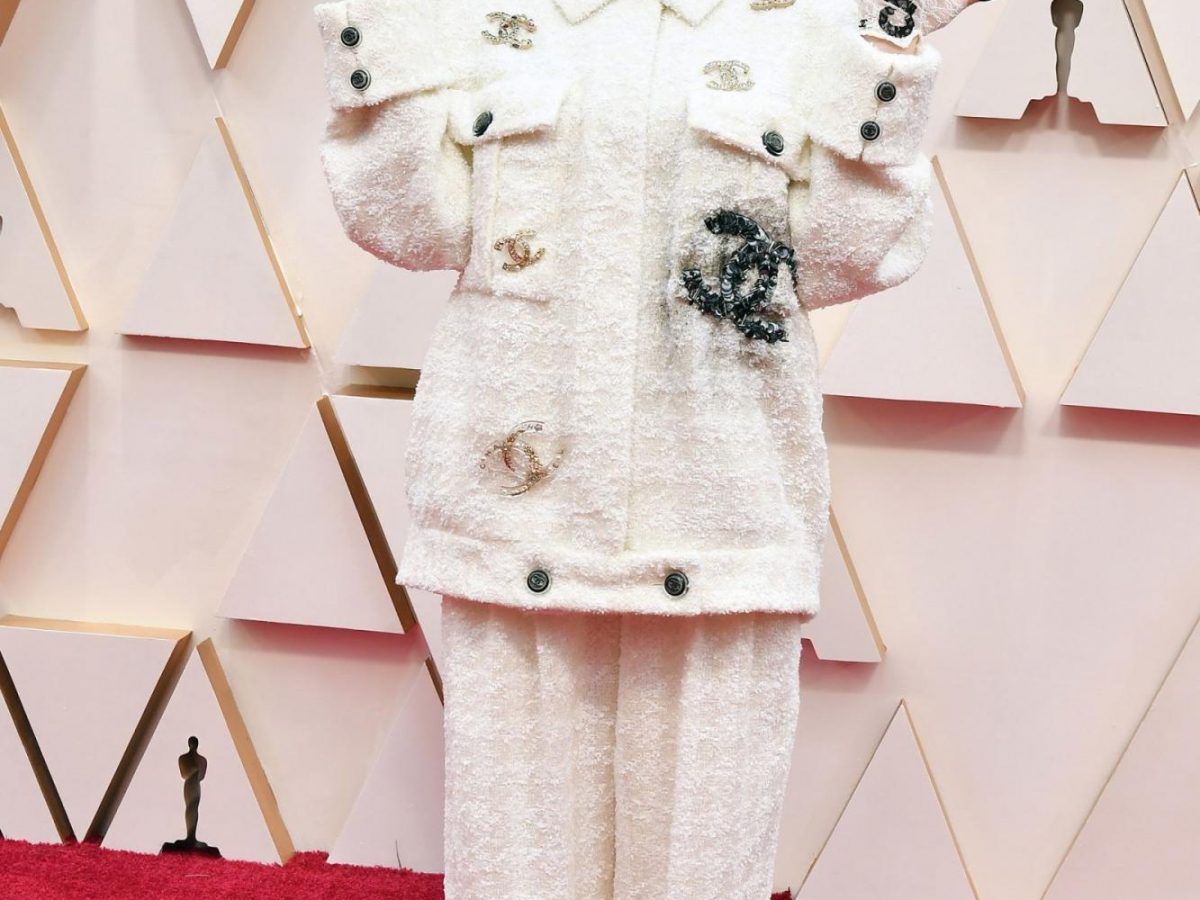 Billie Eilish showed up in her usual ensemble. This time, it was Chanel. This time, as well, it just didn't work.