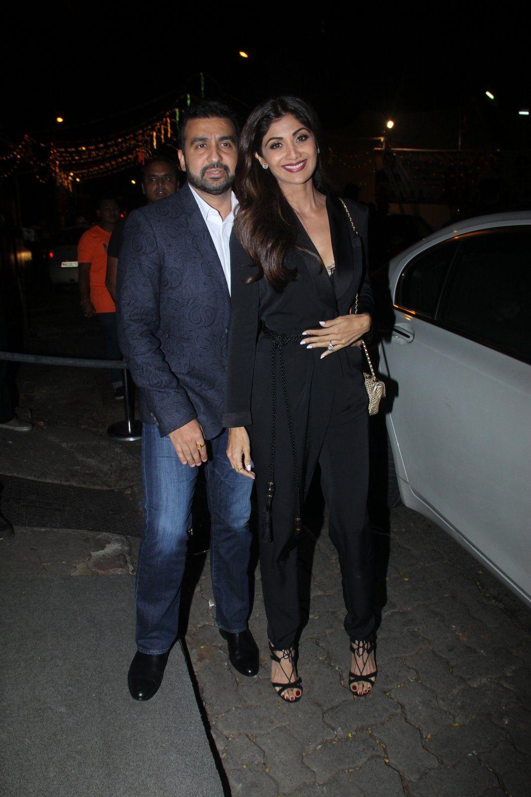 Shilpa Shetty On The Way In Car Xxx Video - Shilpa Shetty Throws a Grand Birthday Bash For Hubby Raj - Masala