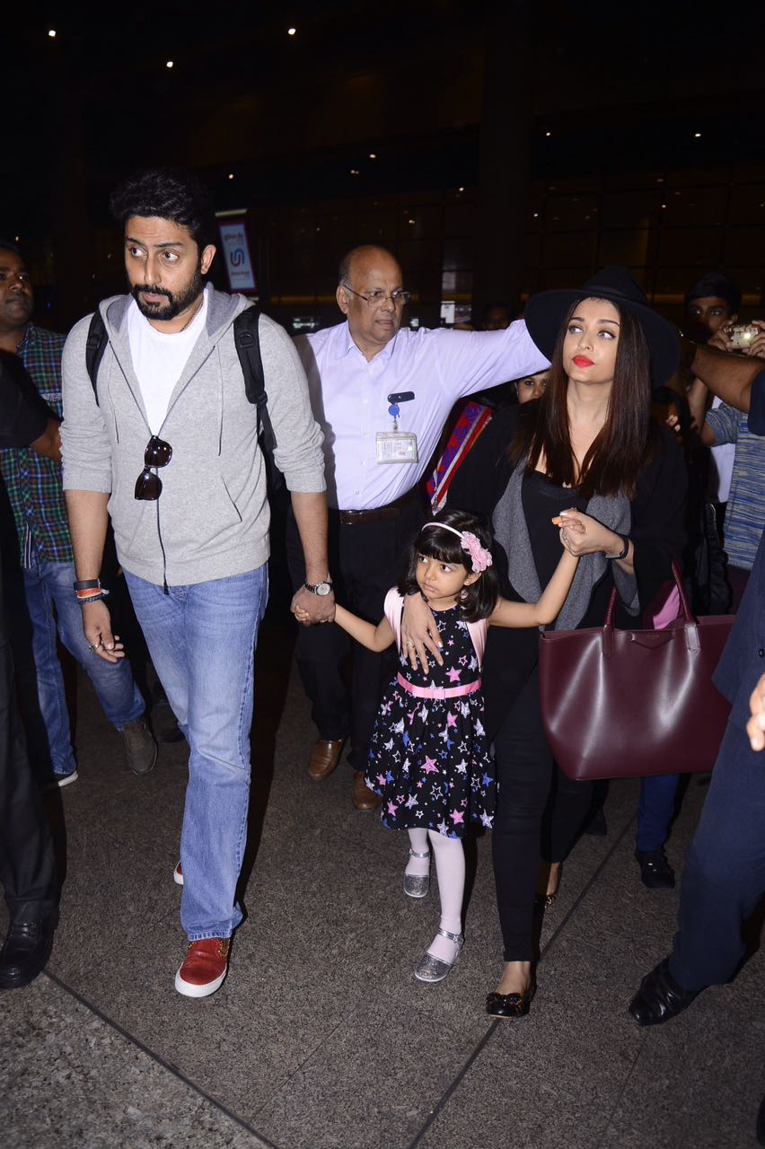 Abhishek Bachan and Aishwarya Rai Bachan with Aaradhya Bachchan