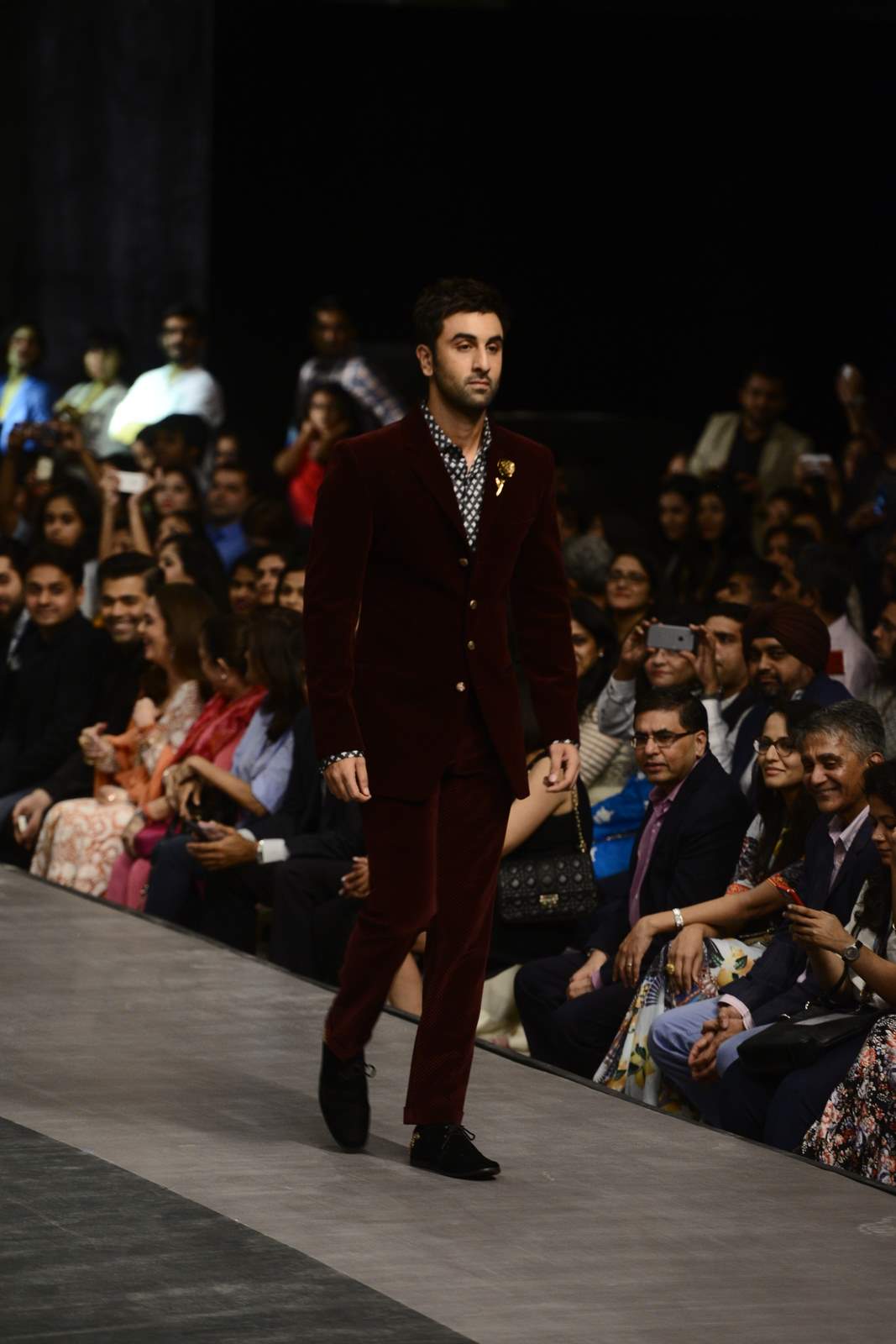 Ranbir Kapoor Walks On Ramp In Lungi-Style Pants And His Look Is Sure To  Make You Skip A Heartbeat! (Watch Video)