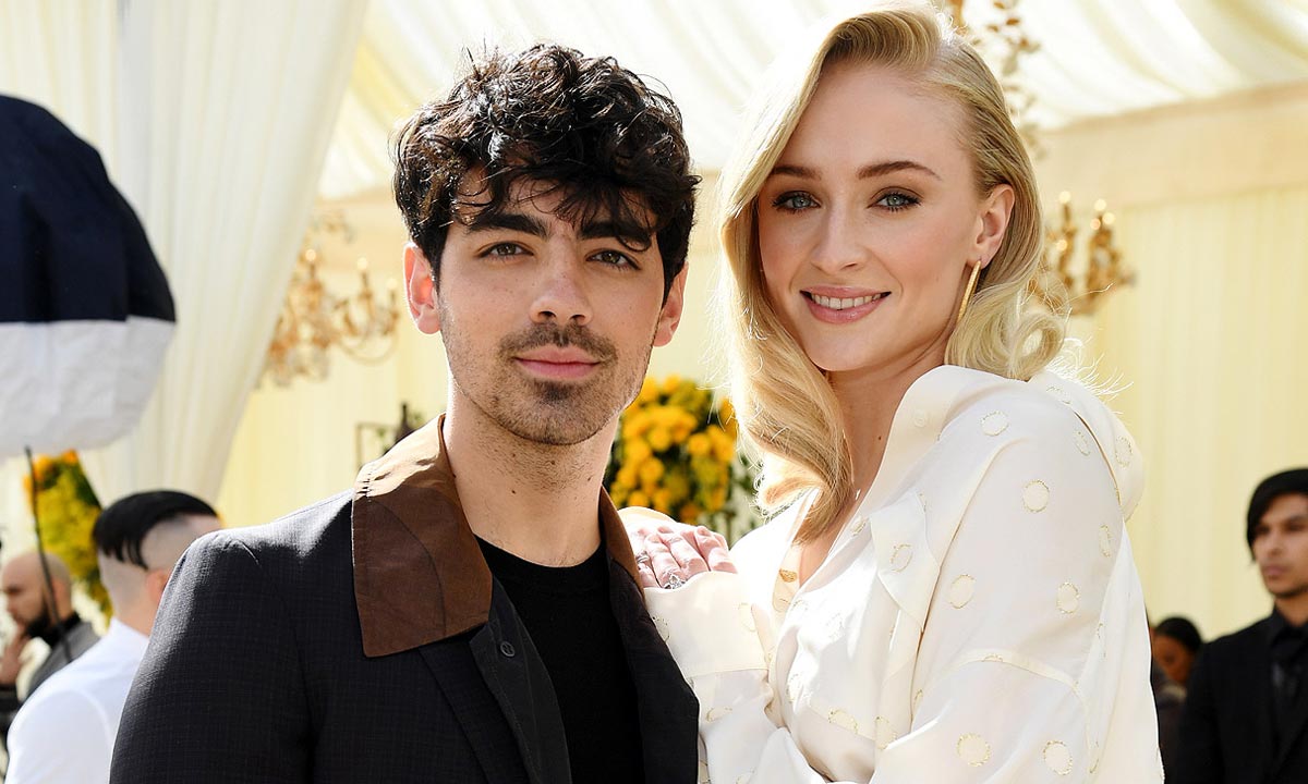 Joe Jonas Thanks Game of Thrones for Introducing Him to Sophie Turner(00)
