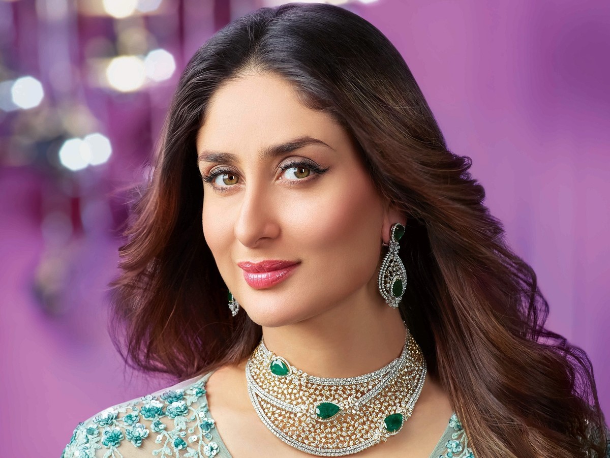 Has Kareena Kapoor Khan Turned Into An Avid Reader?