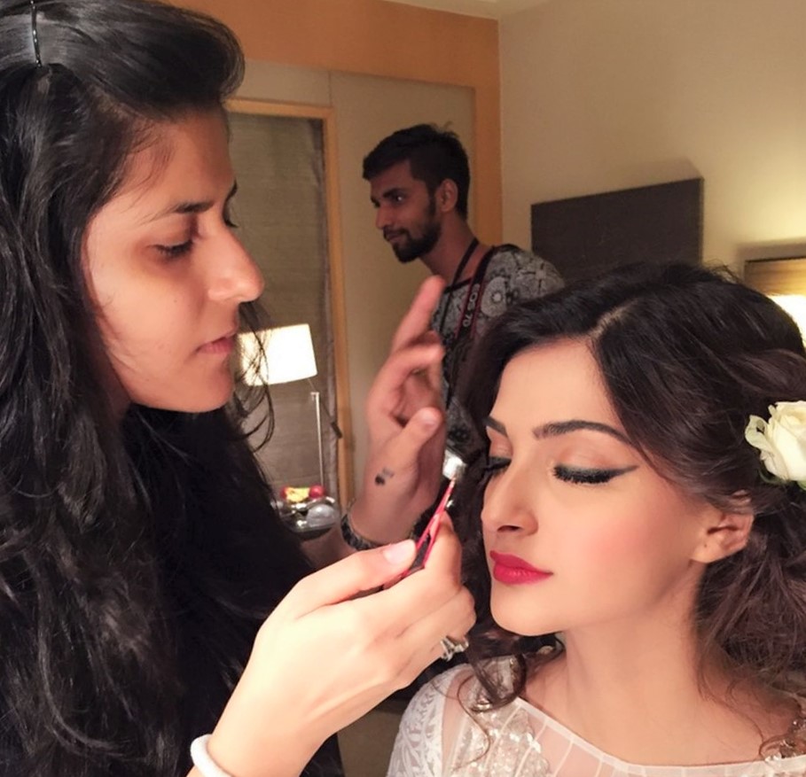 Sonam Kapoor to Sonakshi Sinha Celebrity Makeup Artist Namrata Soni's