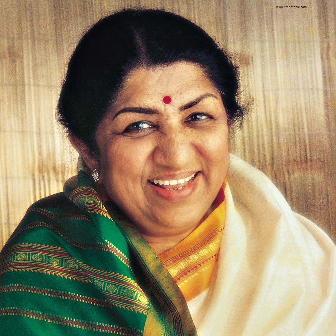 lata mangeshkar ki biography hindi mein