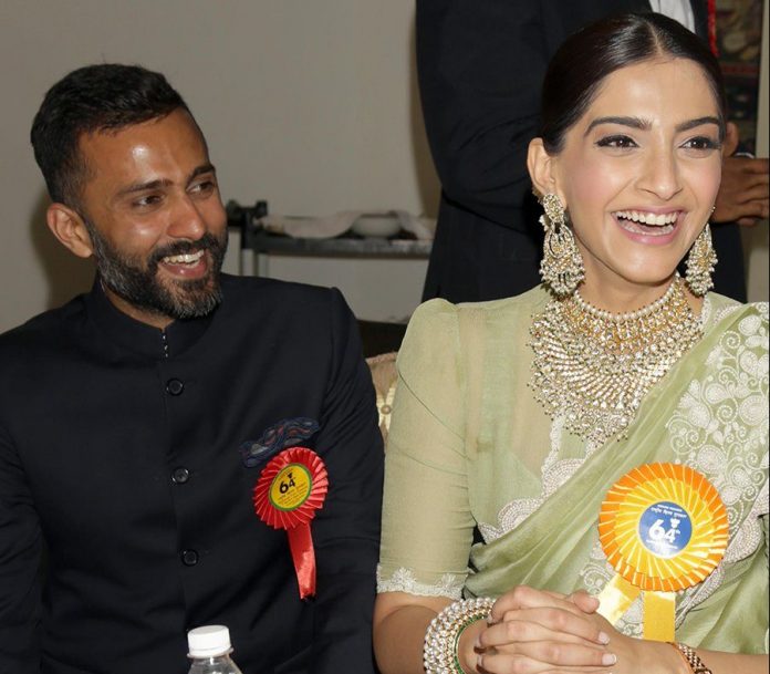 Viralbollywood | Sonam Kapoor Ahuja unveils Zoya's autograph collection 'My  Embrace' #SonamKapoor #ZoyaJewels #Cloverconnect | Instagram