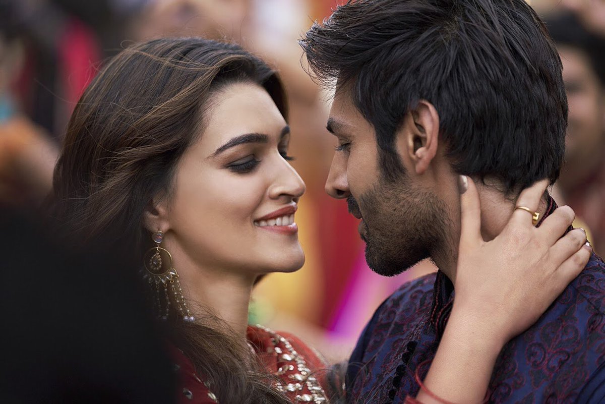 WATCH Luka Chuppi's 'Poster Lagwa Do': Kartik Aaryan and Kirti Sanon