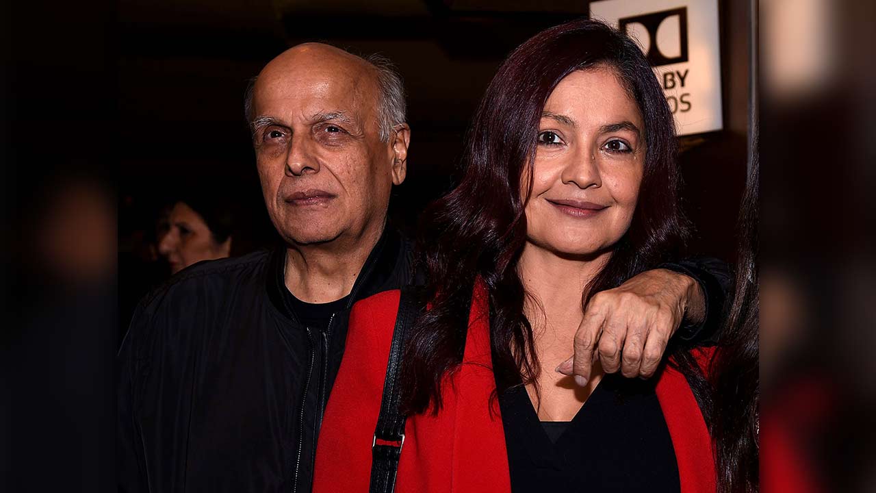Pooja Bhatt Reveals She Resented Her Father Mahesh Bhatt For Leaving pooja-bhatt-shares-unseen-pictures-of-her-mom-on-her-birthday