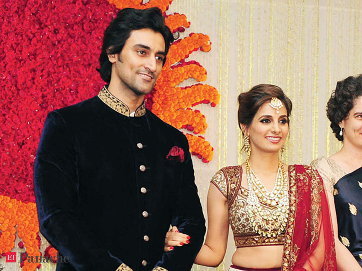 Did you know Kunal Kapoor is a part of the Bachchan family? Masala