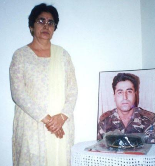 Meet Dimple Cheema Shershaah Captain Vikram Batra S Fiancee.
