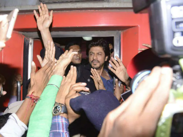 Shah Rukh Khan still under fire over death in Raees promos