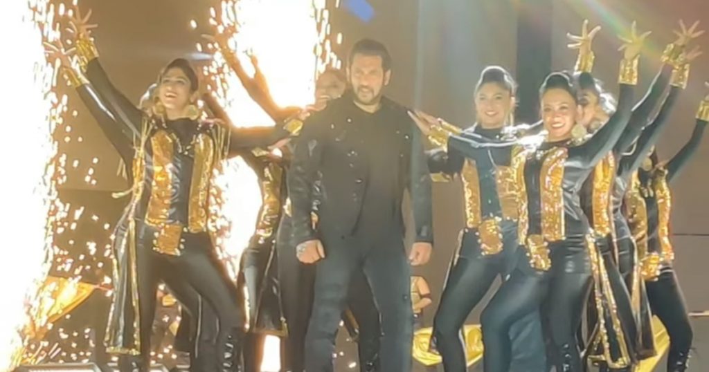 Salman Khan Welcomes Disha Patani Pooja Hegde In Dabang Tour