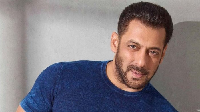 Watch: Salman Khan recreates Maine Pyaar Kiya moment