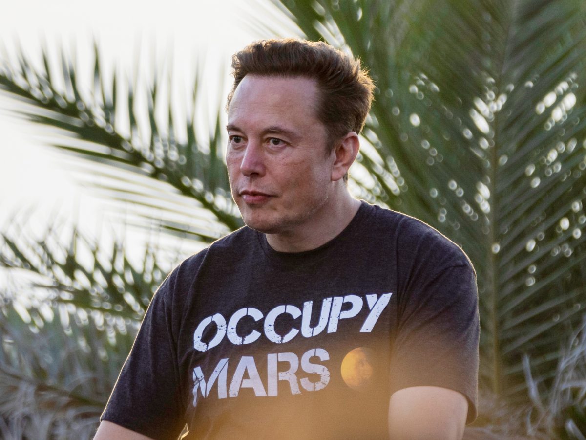 Elon Musk Finds Closet Full Of StayWoke Tshirts At Twitter elon-musk-finds-closet-full-of-staywoke-tshirts-at-twitter