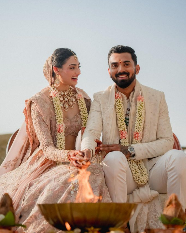 Fashionable Union Athiya Shetty and KL Rahul's wedding outfits by