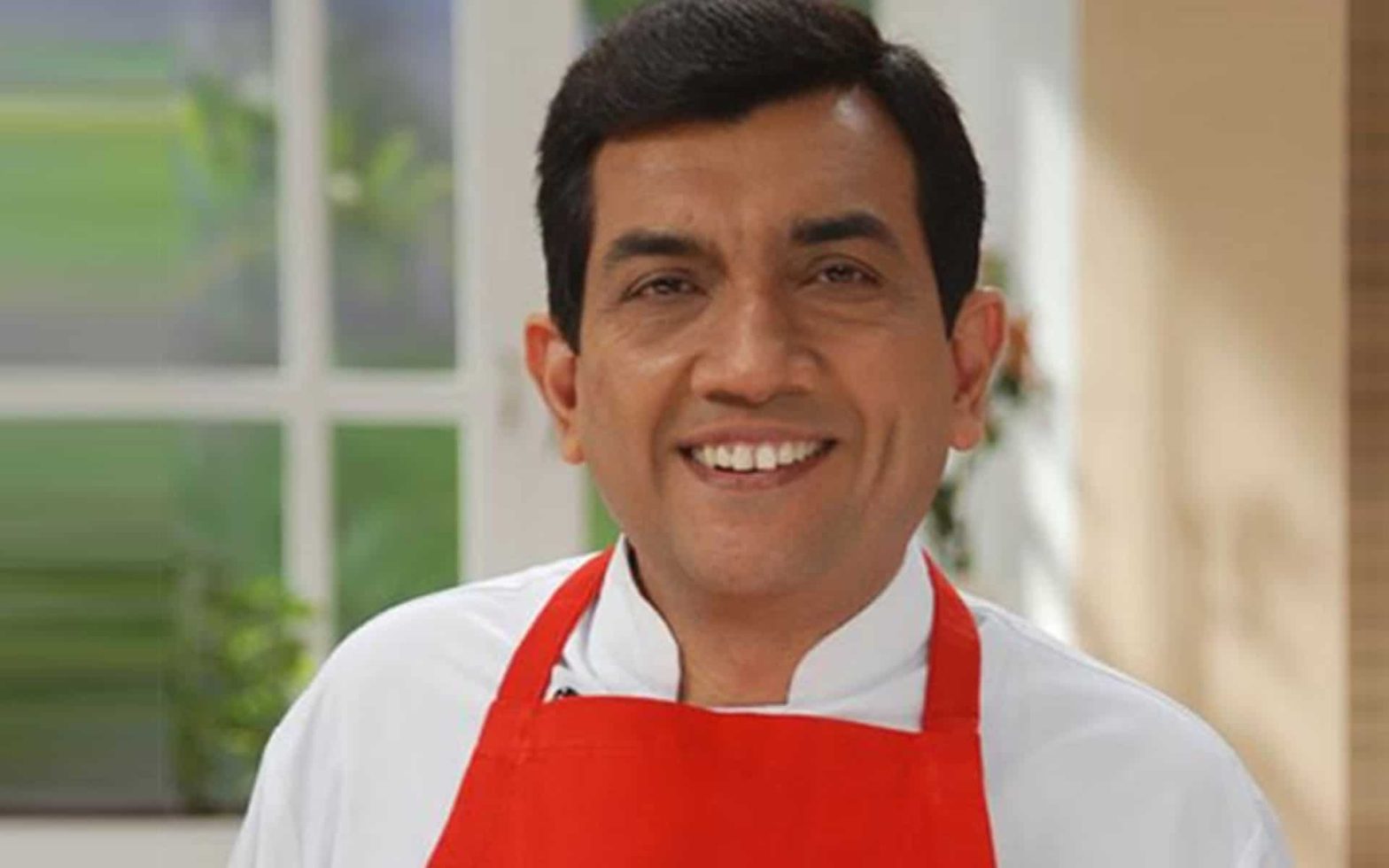 Sanjeev Kapoor trains his gun at Air India over bad food