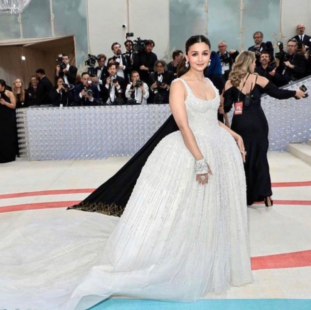 Met Gala 2023 Fans love Alia Bhatt's elaborate look