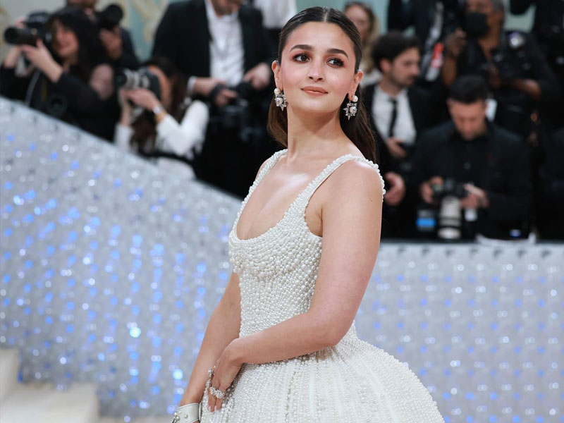 Alia Bhatt tries Met 2023 outfit for the first time love