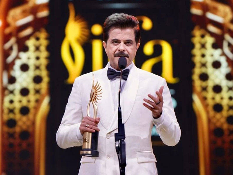 Anil Kapoor completes 40 years in Bollywood: Actor sends love, gratitude