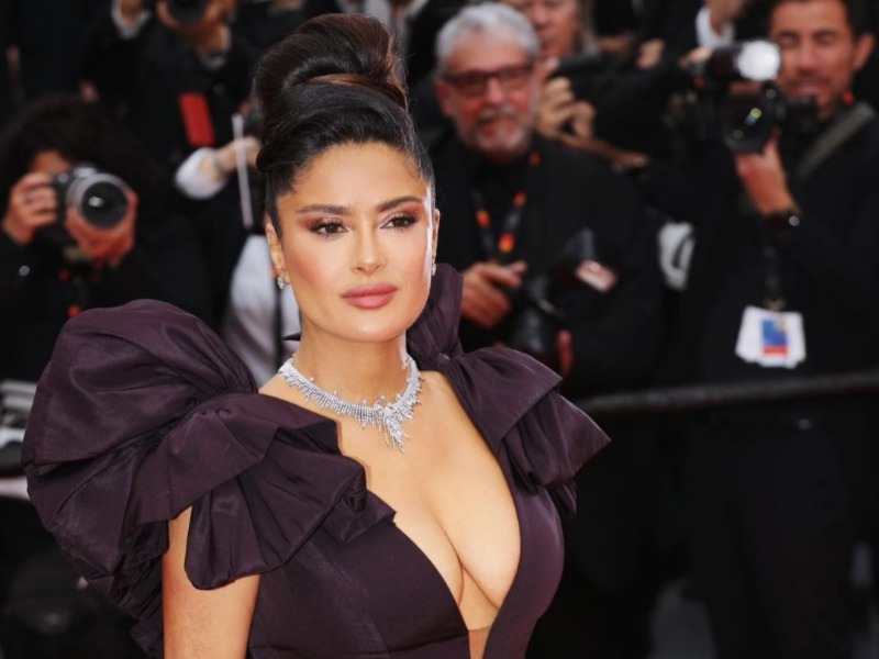 Salma Hayek's Ageless Beauty In On Full Display in Spain