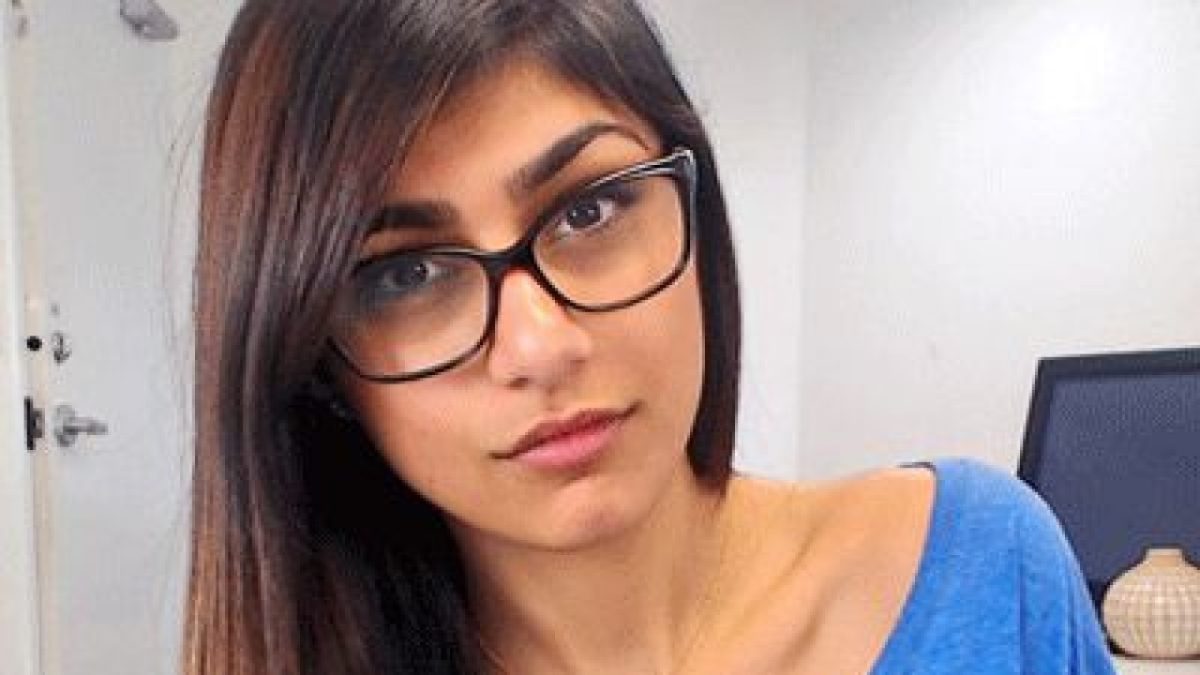Blast from the past: When Mia Khalifa went to bathroom and cried after  fan's girlfriend insulted her - Masala