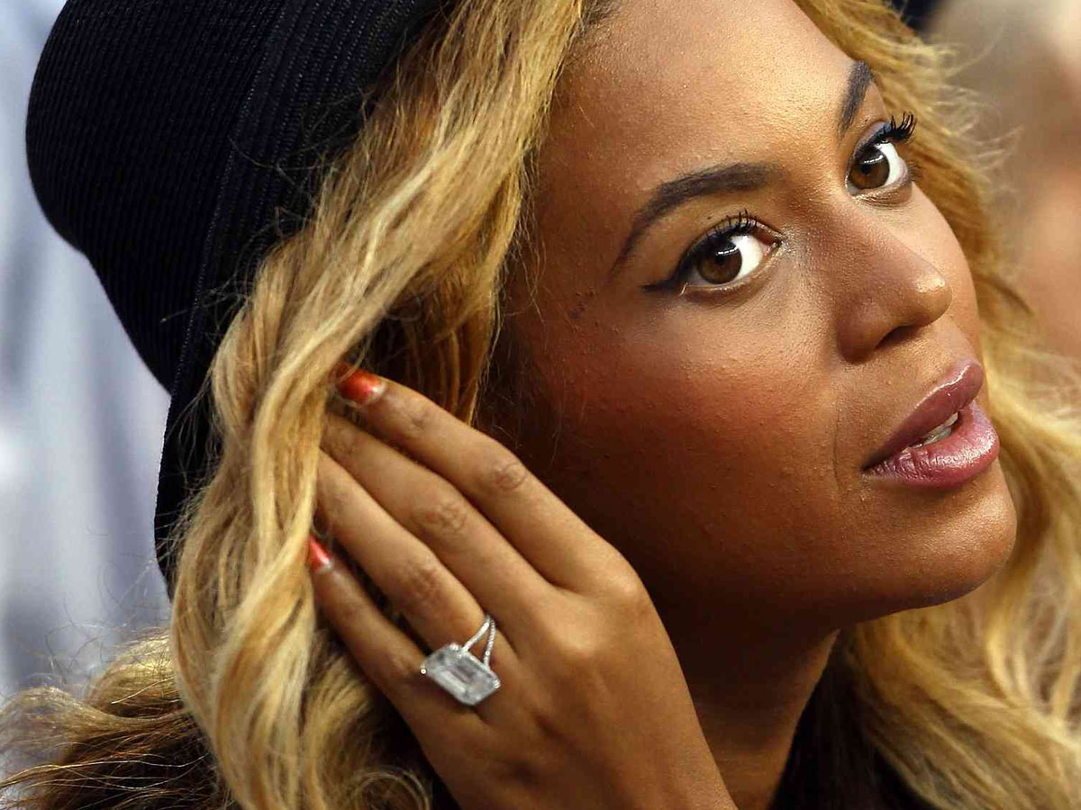 5 most expensive engagment rings of all time!