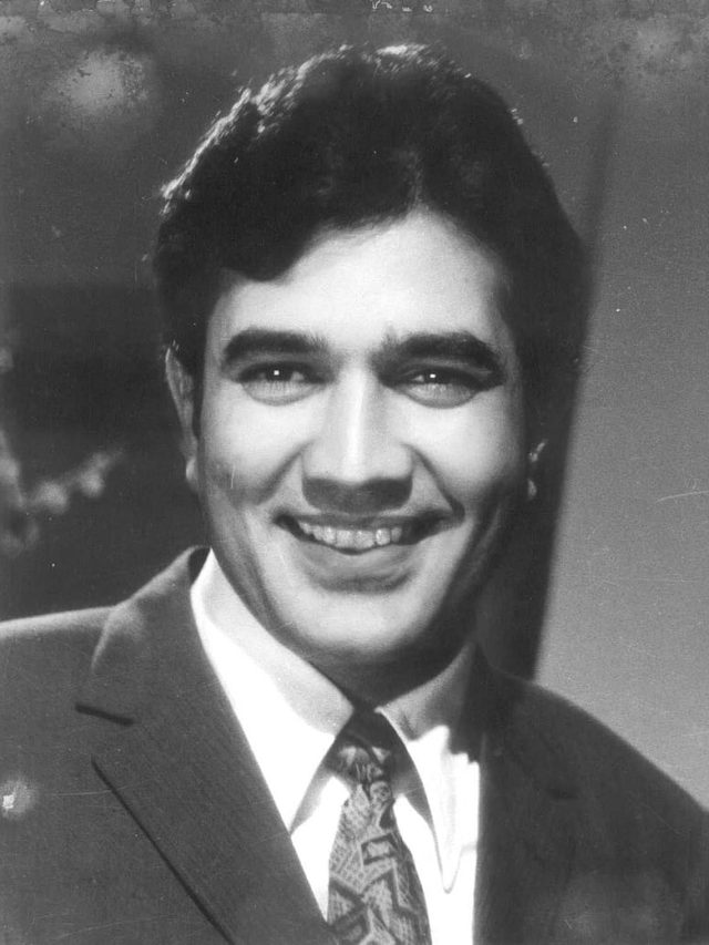 5 DREAMY pics of Rajesh Khanna from his youth Masala