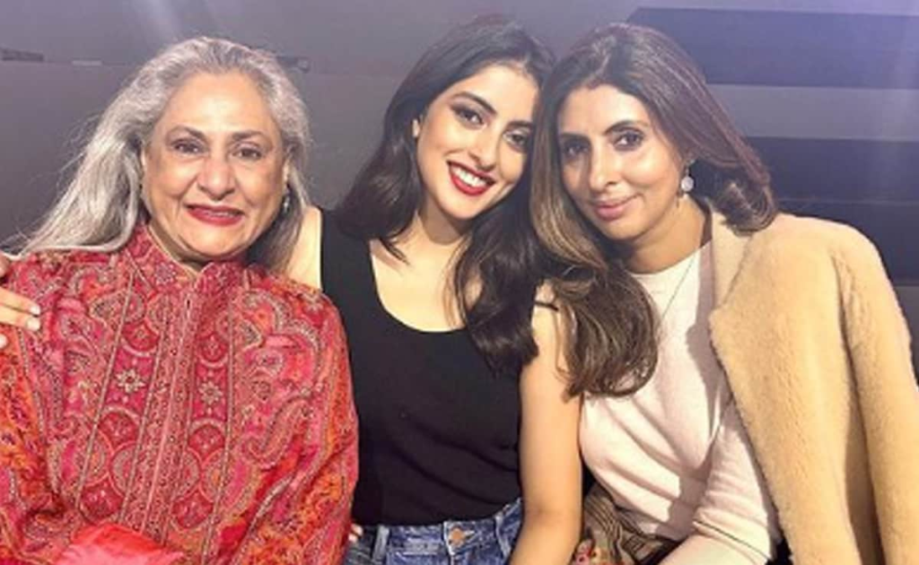 WATCH: Shweta Bachchan couldn't be prouder of daughter Navya Naveli Nanda as she walks the ramp at PFW 2023