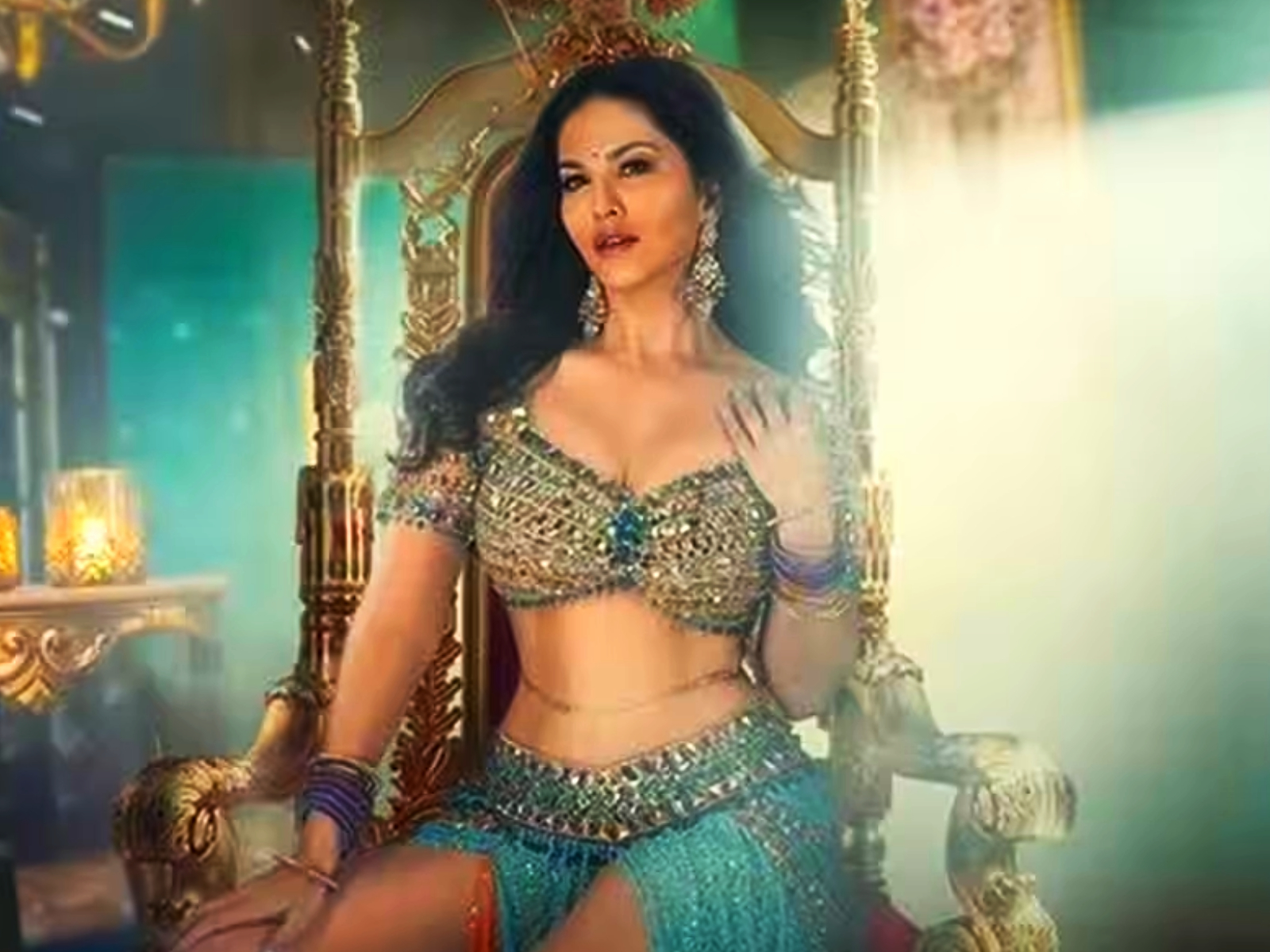 Madhuri Ki Nangi Sexy - WATCH: Sunny Leone's sexy rendition of Mera Piya Ghar Aya is the perfect  tribute to Madhuri Dixit - Masala
