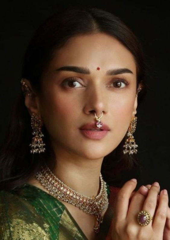7 Bollywood actresses who rocked the nose ring look - Masala