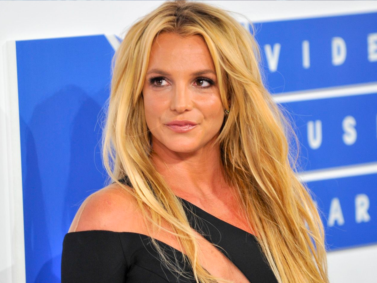 Britney Spears REVEALS why she posts bare photos of herself online