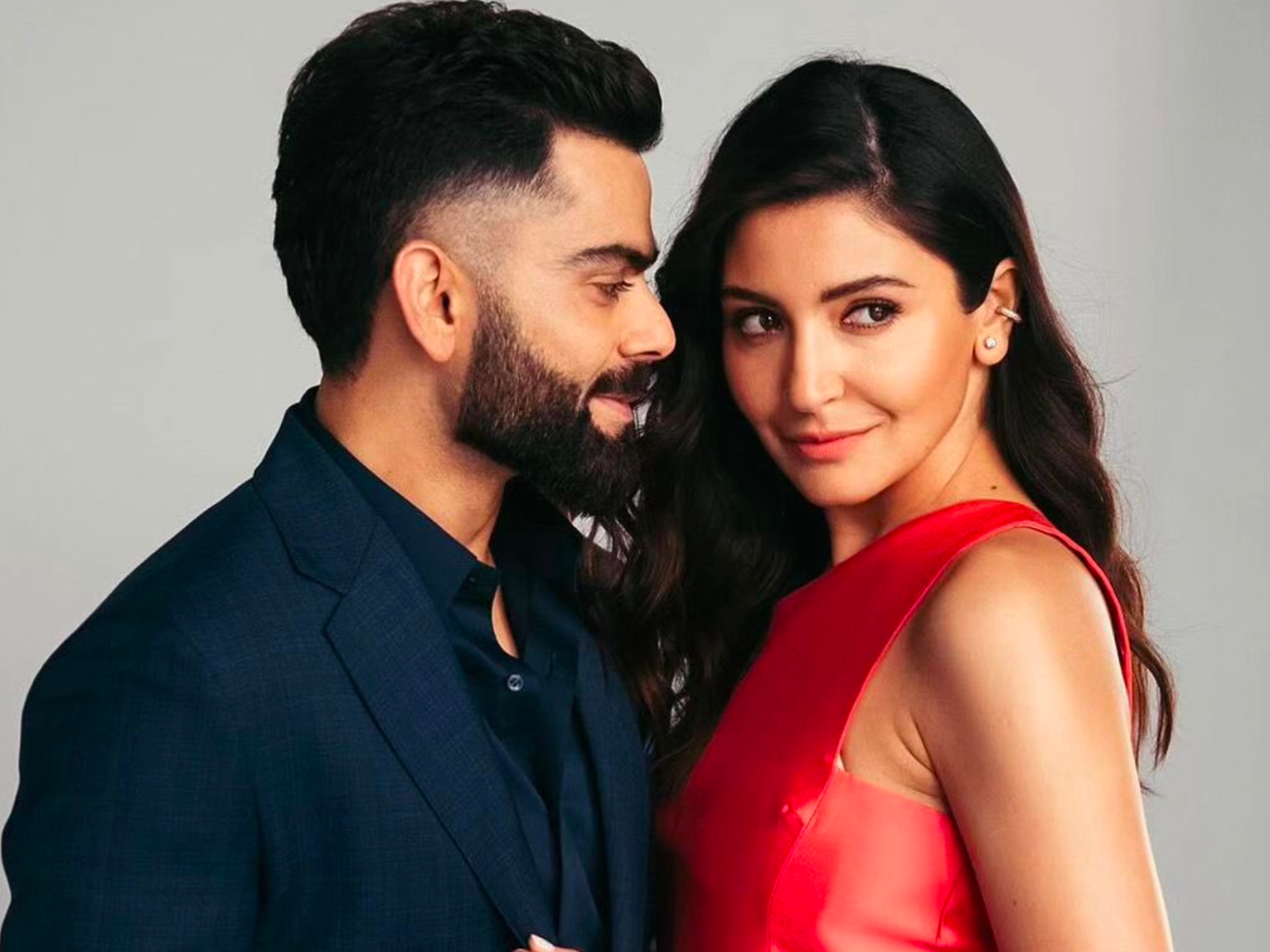 Here's Why Internet Thinks Virat Kohli And Anushka Sharma Are Relocating To London!