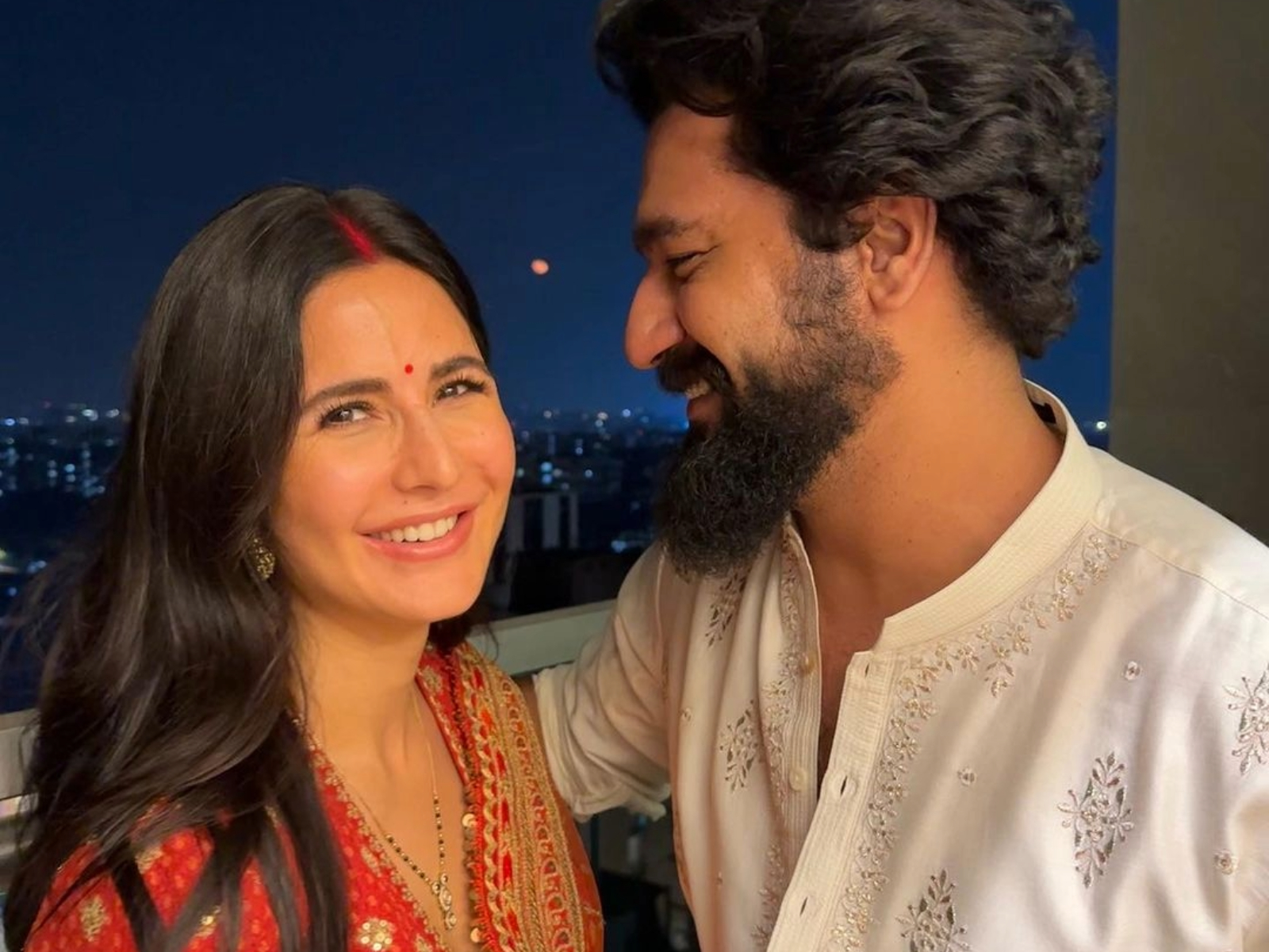 1600px x 1200px - Katrina Kaif and Vicky Kaushal are ALL SMILES in the sweetest Karwa Chauth  pics - See here - Masala