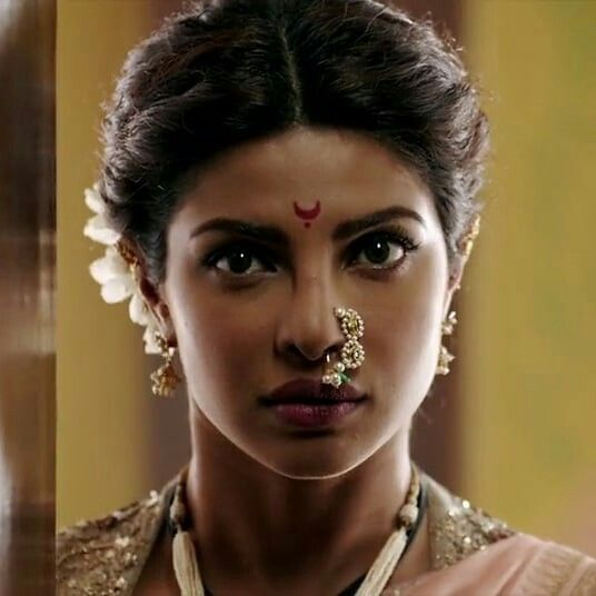 Aaankhein Teriii...😊💖❤ #Anushka Sharma...💞💕 | Anushka sharma, Deepika  padukone style, Most beautiful indian actress