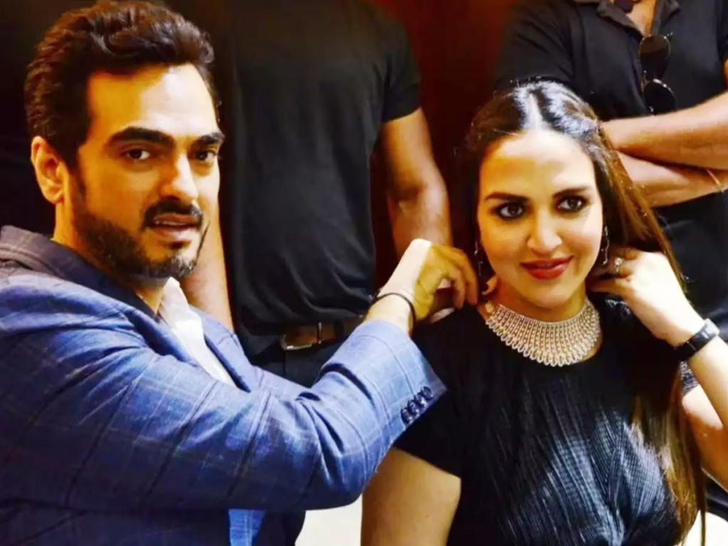 Xotin eshakda becerdin oladi Xotin eshakda becerdin oladi