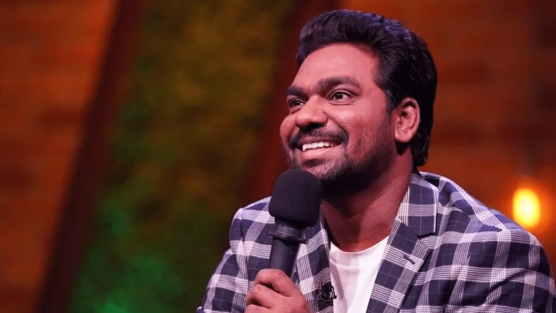 Aapka Apna Zakir DYK comedian Zakir Khan is charging this massive