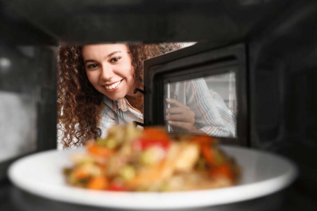 Microwaves vs. Cooking Is microwaving your food killing its nutrients